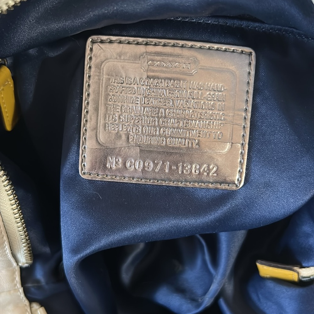 Y2K Poppy Collection Coach White Leather and Gold Tote Bag - Picture 3 of 11